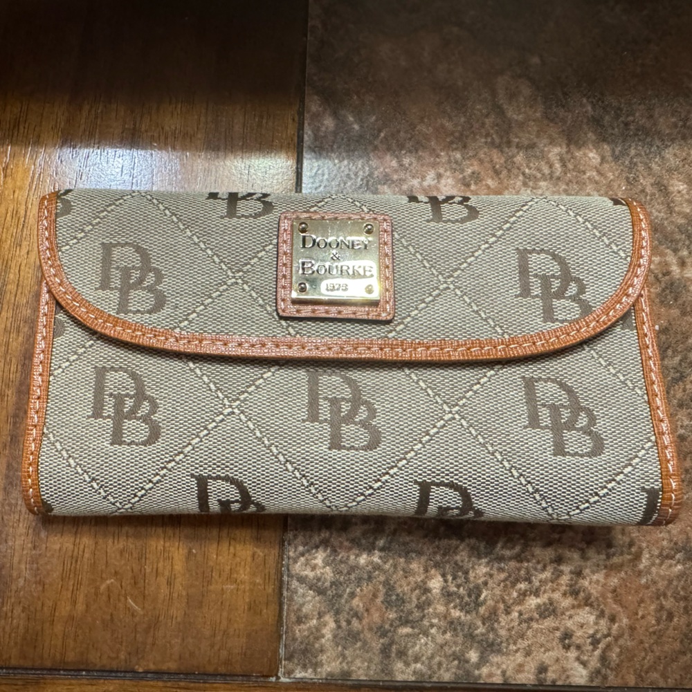 Dooney & Bourke Maxi Quilt Wallet